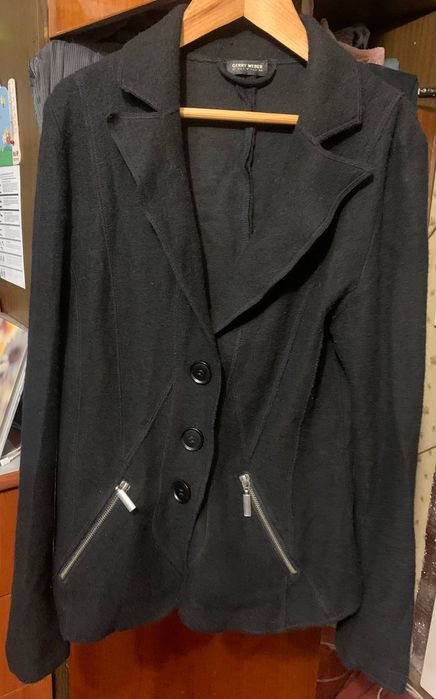 Пиджак женский/подростковый, размер S.