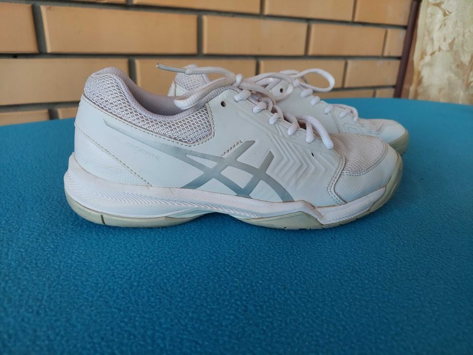 Кросівки ASICS Upcourt 6 E757Y розмір 38 24 см чудовий стан