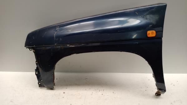 Guarda-lamas esquerdo NISSAN Pick Up II (D21)