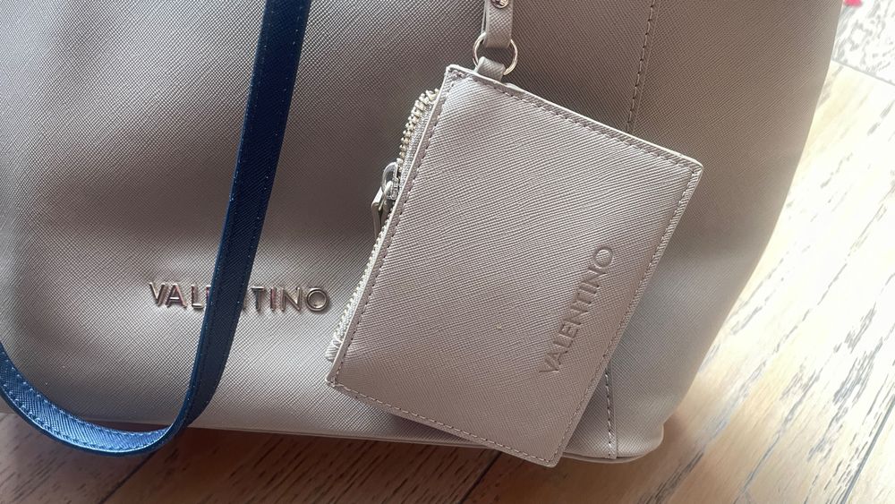 Сумка бренду VALENTINO