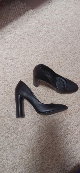 Туфлі 37 розміру