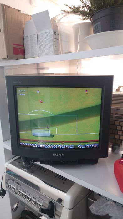 TV Sony KV-M1420D Amiga Commodore Atari