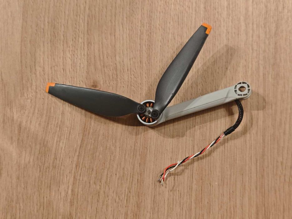 DJI Mini 3 dron ramię prawe tylne prawy tył + śmigiełka naprawa serwis