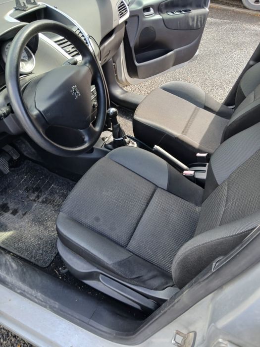Peugeot  207 de 2012