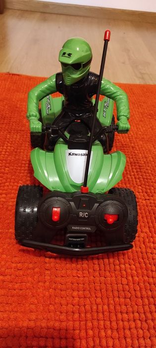 Quadriciclo Kawasaki telecomandado KFX 450R