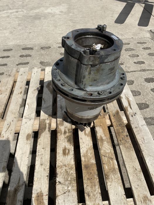 Reduktor obrotu sat 225/240 koparka liebherr a311