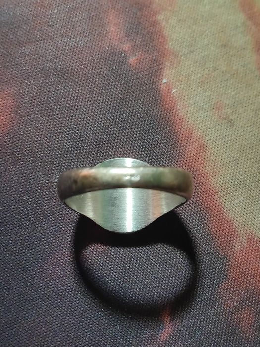 Anel de prata com desenho