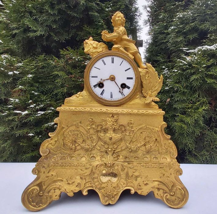 Zabytkowy zegar z brązu