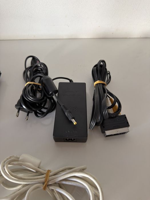 Consola PlayStation 2 Slim | Pacote Completo c/ 2 Comandos Originais + Memory Card | Pronta a Jogar