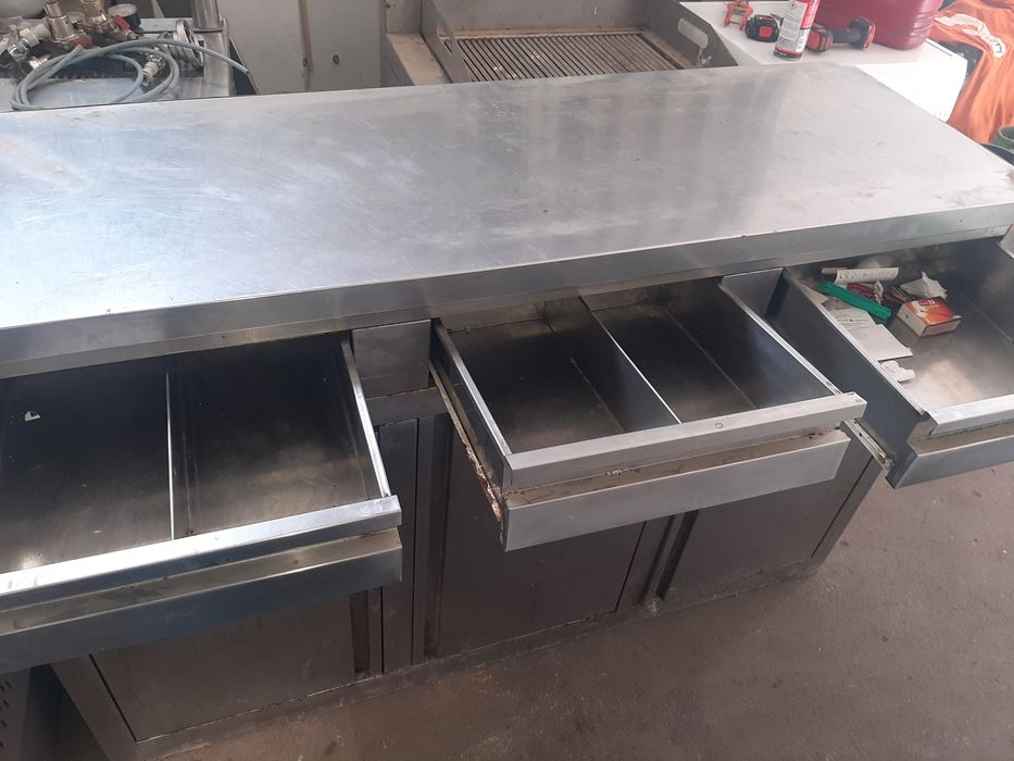 Bancada ou aparador ou mesa em inox