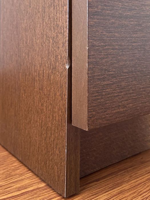 Mesa de Cabeceira Compacta e Funcional - Ótimo Estado!