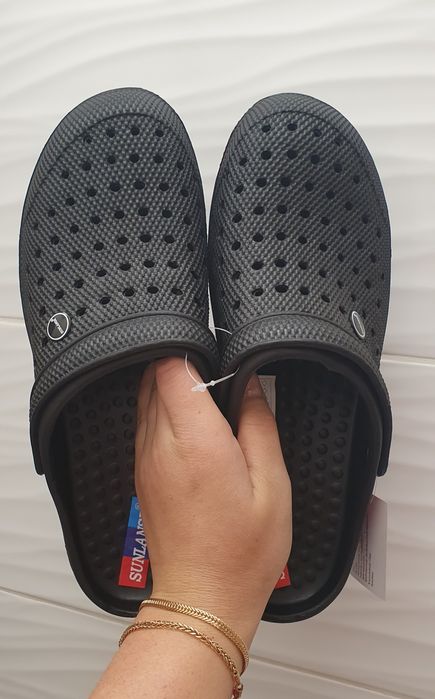 Czarne klapki ogrodowe 42 krokodylki a'la crocsy są też 43,44 45 i 46