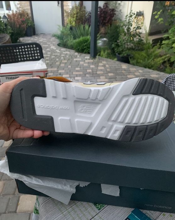 Продам НОВі кросівки. 41розмір