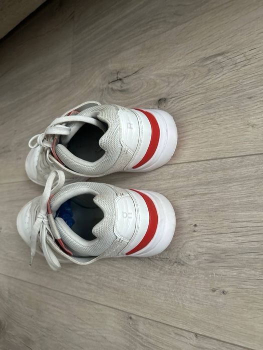 On the Roger Clubhouse White Grey Red 43