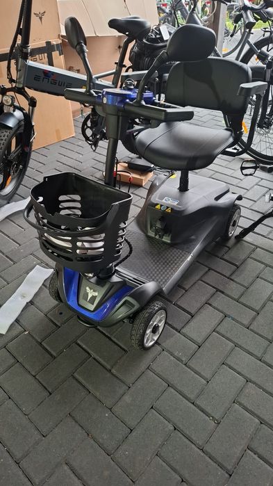 Pojazd Elektryczny cztero kołowy dla seniorów  engwe ease 2/3