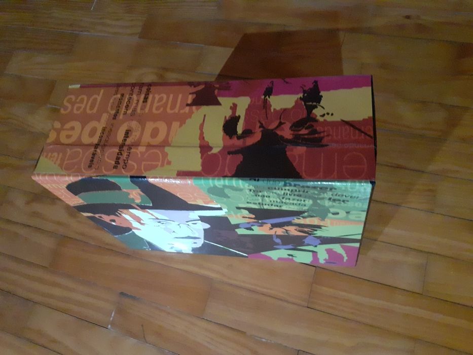 Mala publicitária de cartão nova.