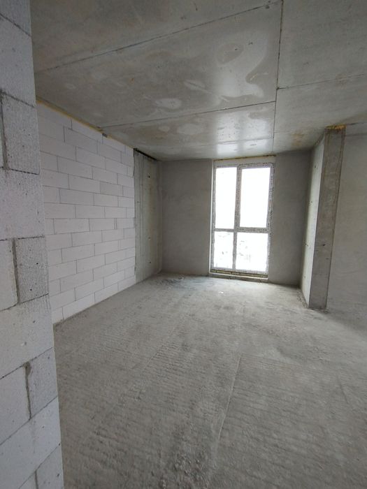 Продається ТРИКІМНАТНА квартира по вул. Хоткевича в новому ЖК закритог