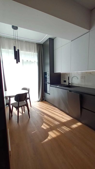 Продам 2к квартиру з дизайнерським ремонтом + техніка, 64 м², вул. Івасюка, Трускавець