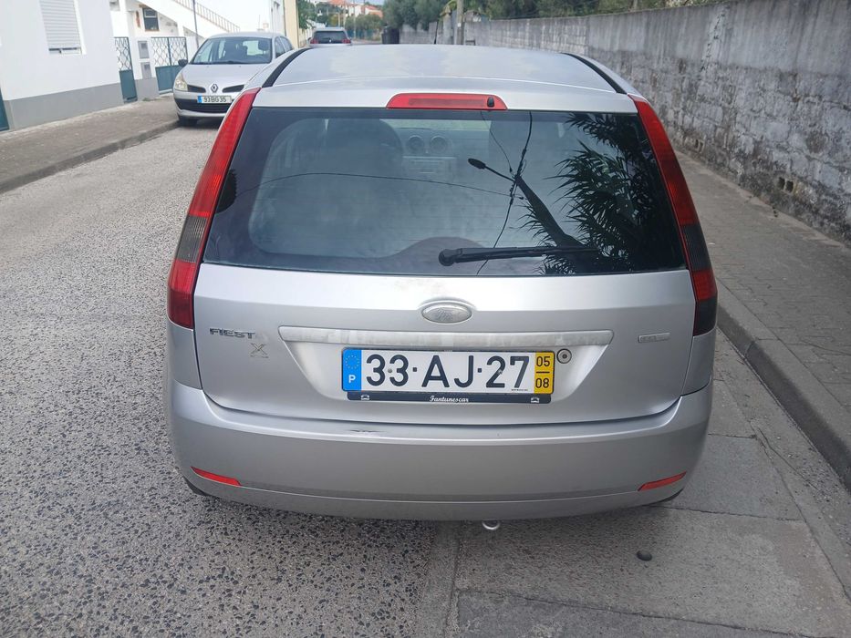 Ford Fiesta 1.4 tdci 5 lugares foto 4