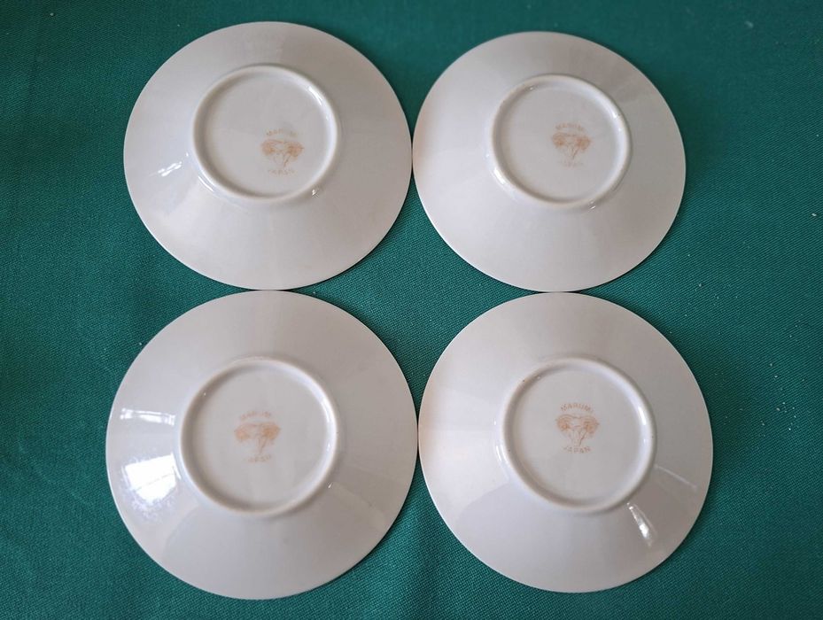 4 Chávenas com pires antigas, Marumi - Japan