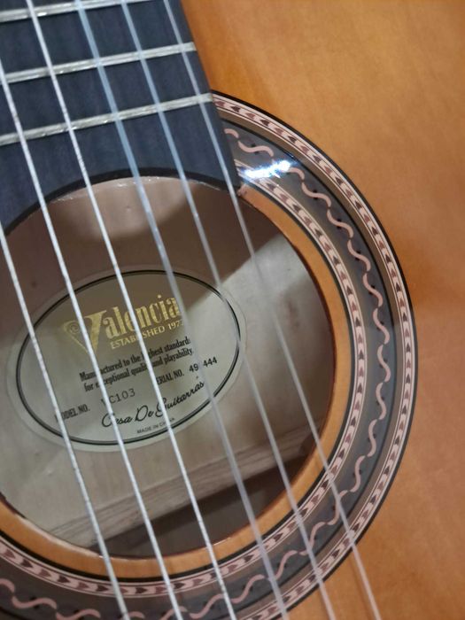 Guitarra clássica Valencia ¾
