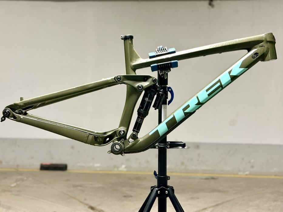 Rama Trek Remedy 8 z damperem M/L