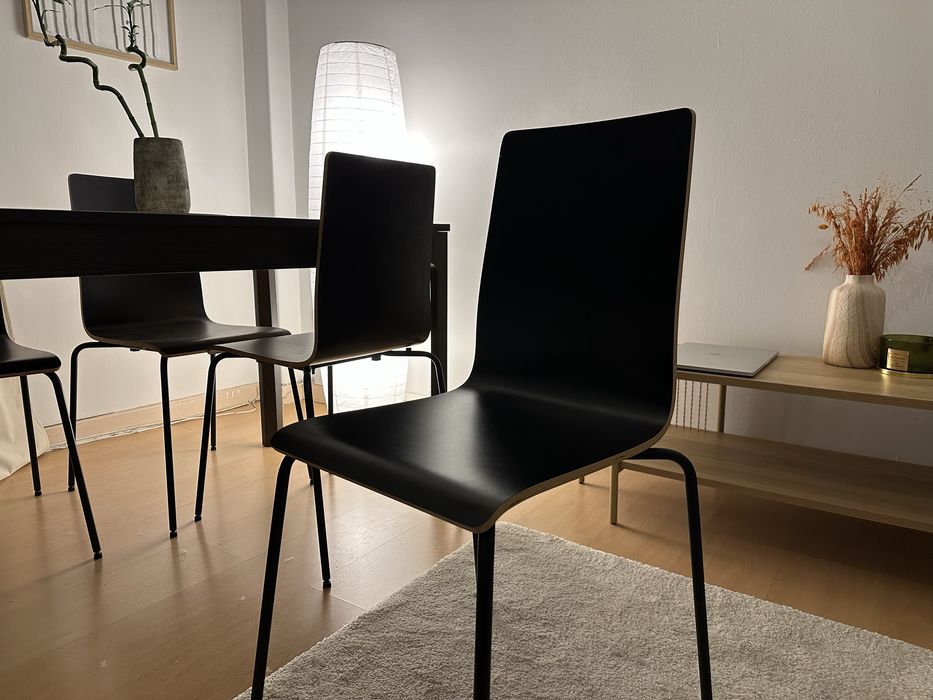Mesa de jantar com 4 cadeiras