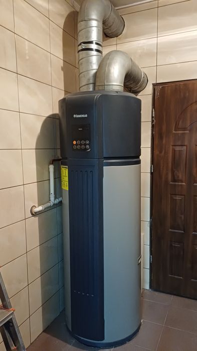 Zbiornik do grzania wody. Pompa ciepła