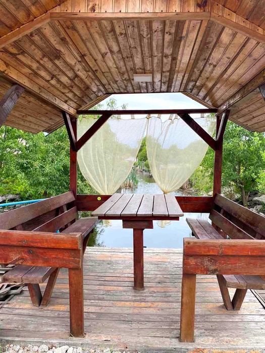 Продаж земельної делянки (11 соток) з ОЗЕРОМ вул. Сонячна.