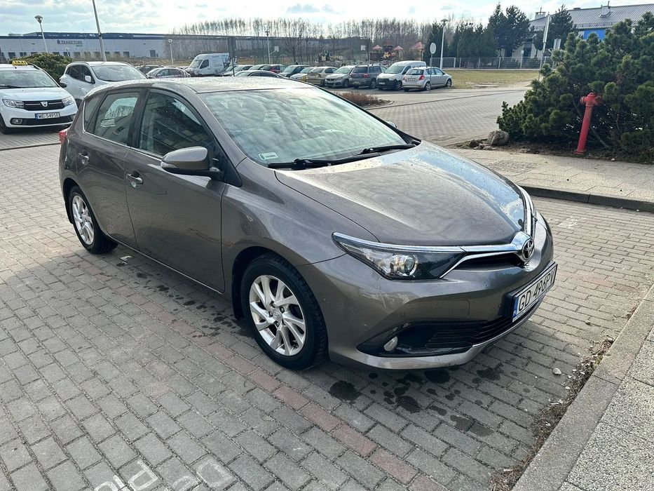 Toyota Auris AUTO OD NOWOŚCI W RODZINIE - 106000km przebiegu