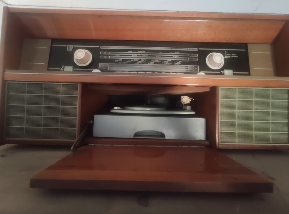 Продам ретрорадиолу ламповую Беларусь.