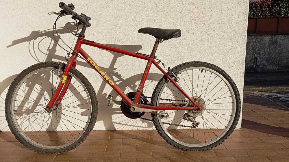 Bicicleta vermelha Togano
