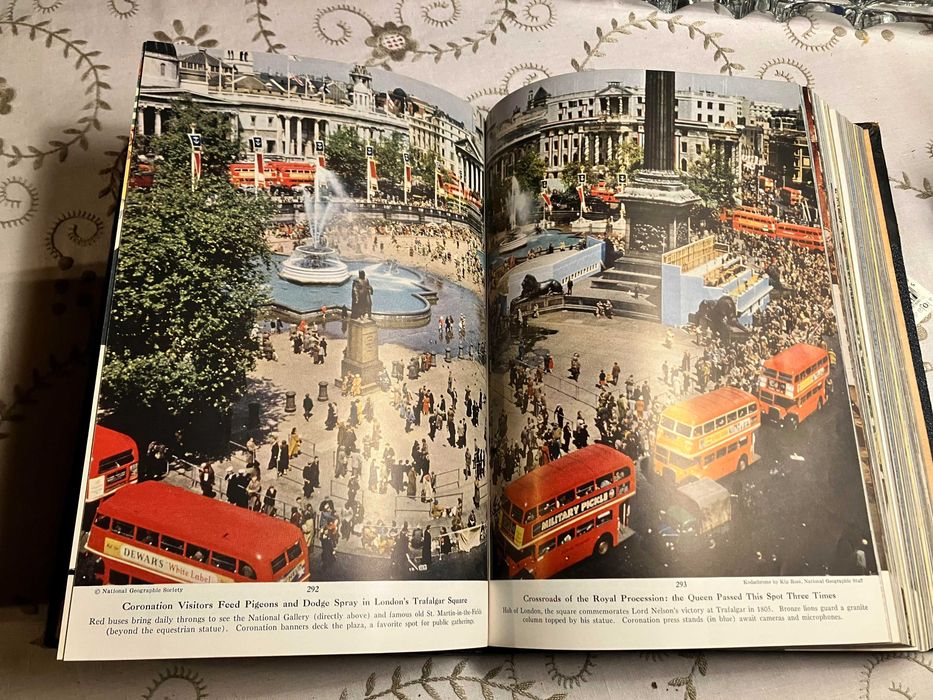 Coleção completa National Geographic encadernada.