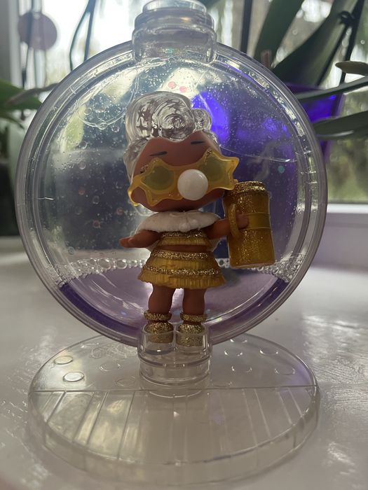 Лялька L.O.L  Surprise Winter Disco Glitter Globe та тваринка