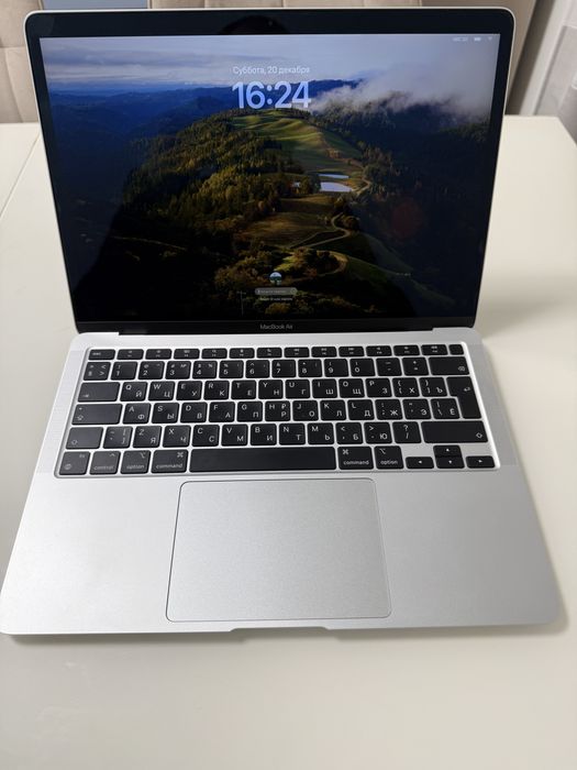 Продам MacBook Air M1 256gb