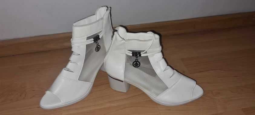 Buty białe nowe ładne.