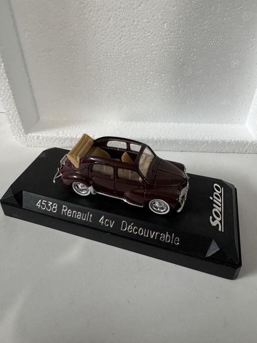 Renault 4CV solido 1:43
