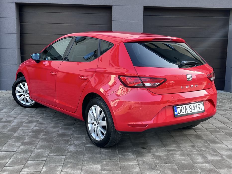 Seat Leon * Benzyna * Podgrzewane fotele * CarPlay * Bezwypadkowy *