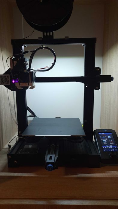 Drukarka 3d  Ender3 v2 z usprawnieniami z szafką