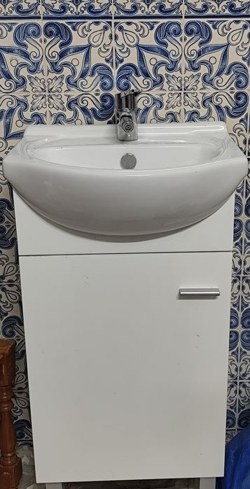 Móvel e lavatório wc