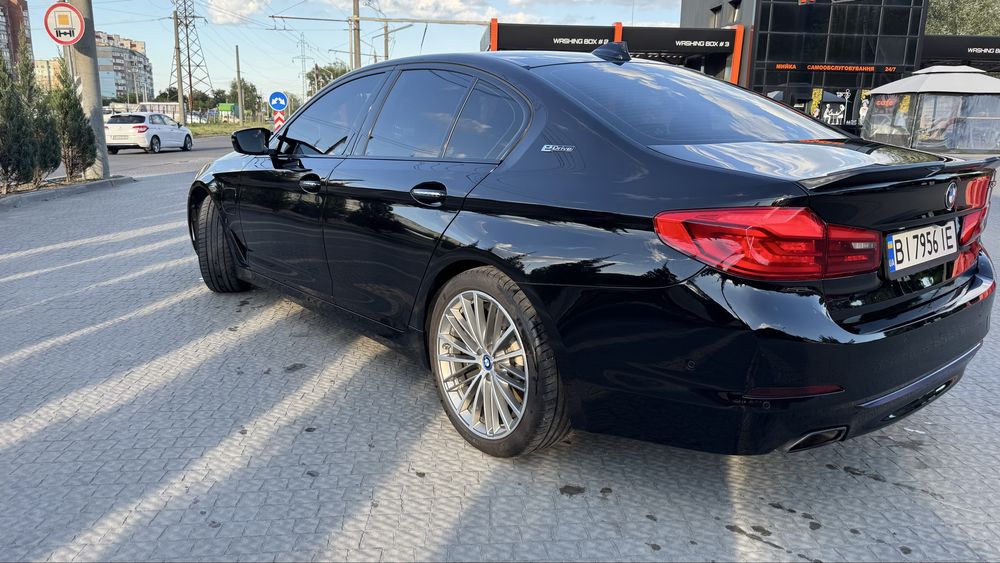 BMW 5 Series 2018 VIN WBAJB1C53JB374617 фото оголошення 4 з 8