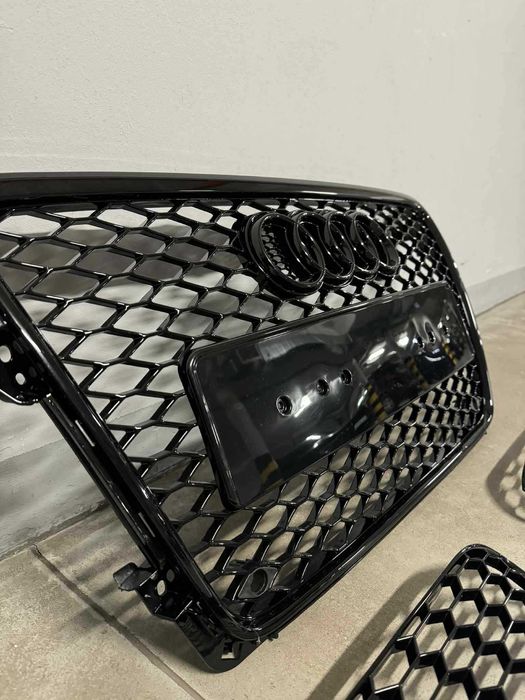 Grill,atrapa PLASTER MIODU Audi A4 B8 przedlift