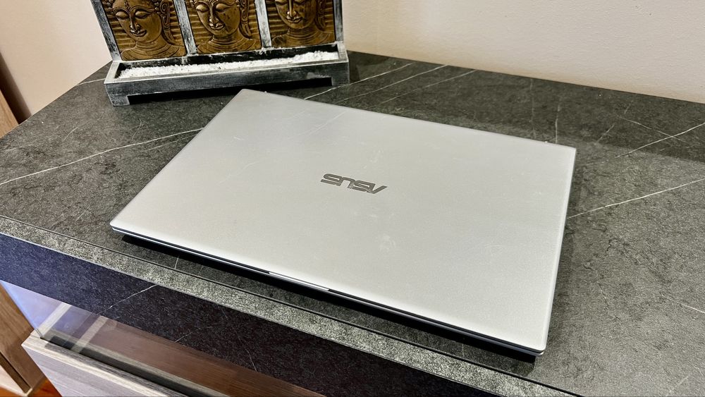Asus Vivobook I5-8250U/SSD+HDD/nVidia MX110/12Gb RAM