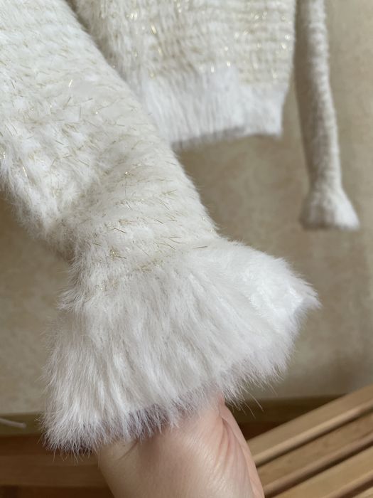 Мохнатий светрик Zara, р. М