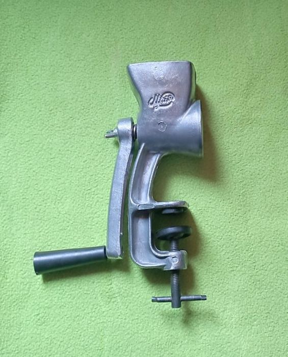 Лот. Кофемолка, мельница, млинок, Мрія, СССР+подарки.