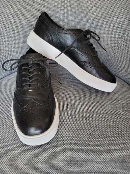 Oksfordki półbuty snekaersy Clarks Hero Brogue 36