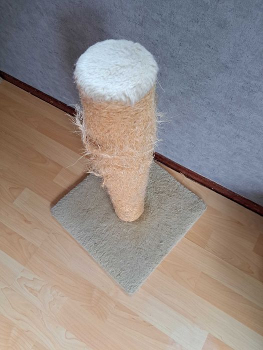 Когтеточка для кота столбик