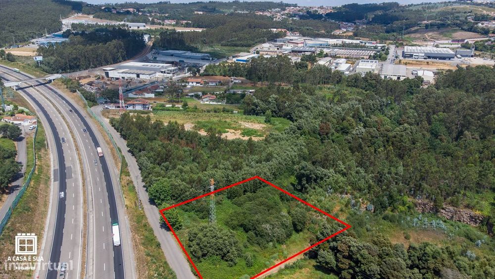 Terreno com 2.326 m2 em São João de Ver, St.ª M.ª Feira - Exclusivo