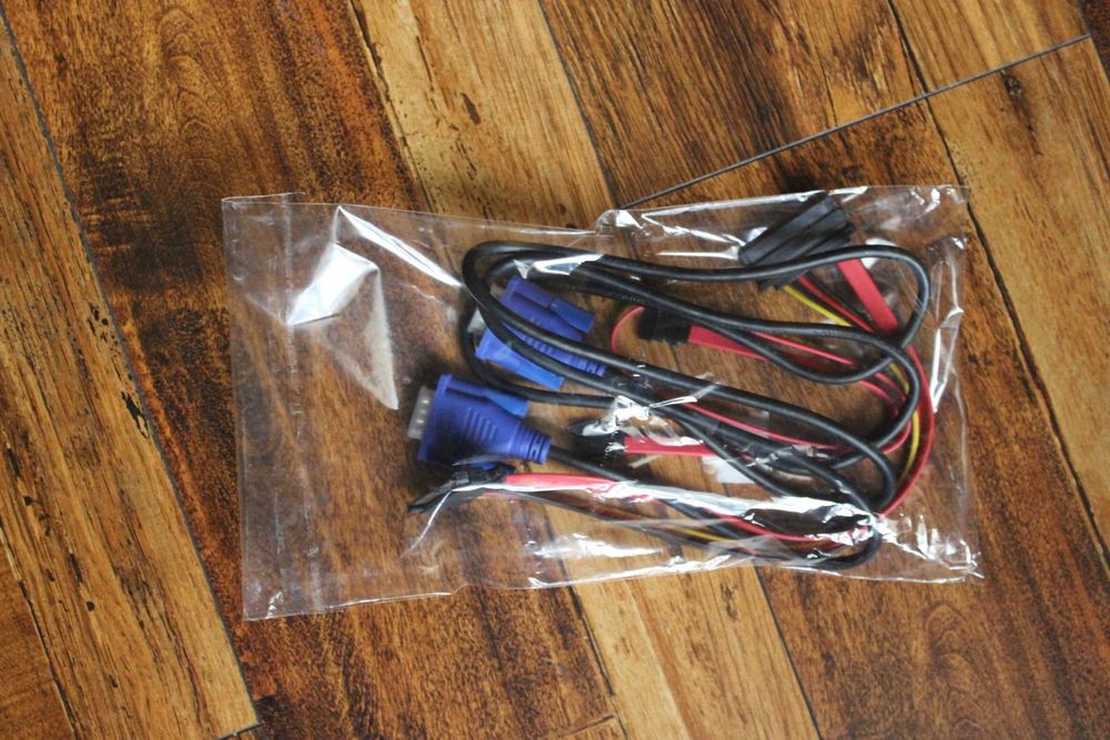 кабелі до пк - комплект нове/ sata 22-pin (7 + 15) SATA Male to Female