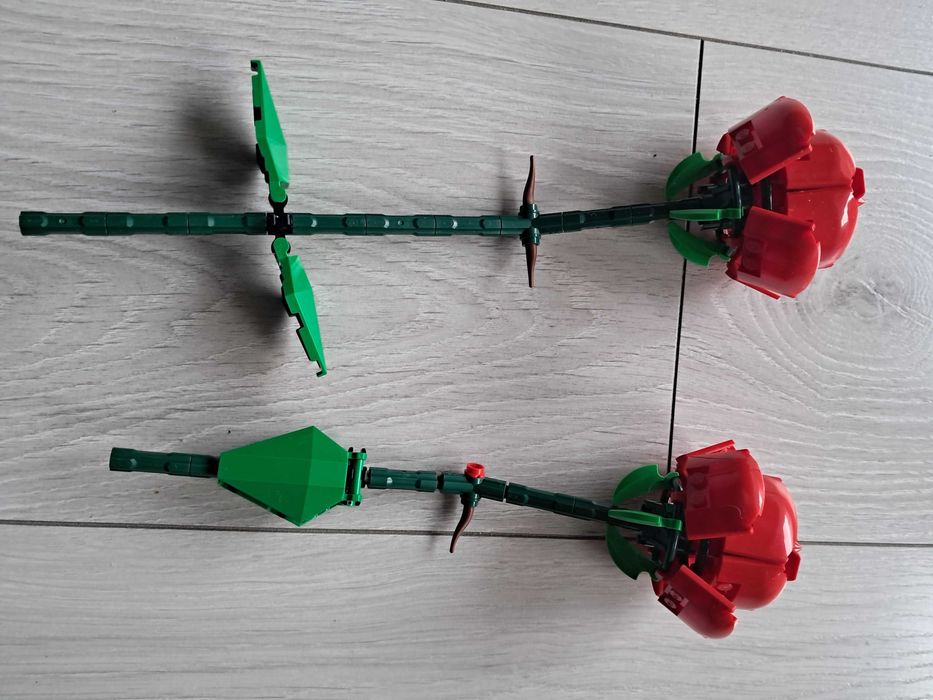 Klocki Lego: 2 różyczki z klocków